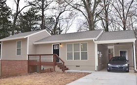 Refreshed!! Private 4Brms 2 Bath - 2 King Beds!!